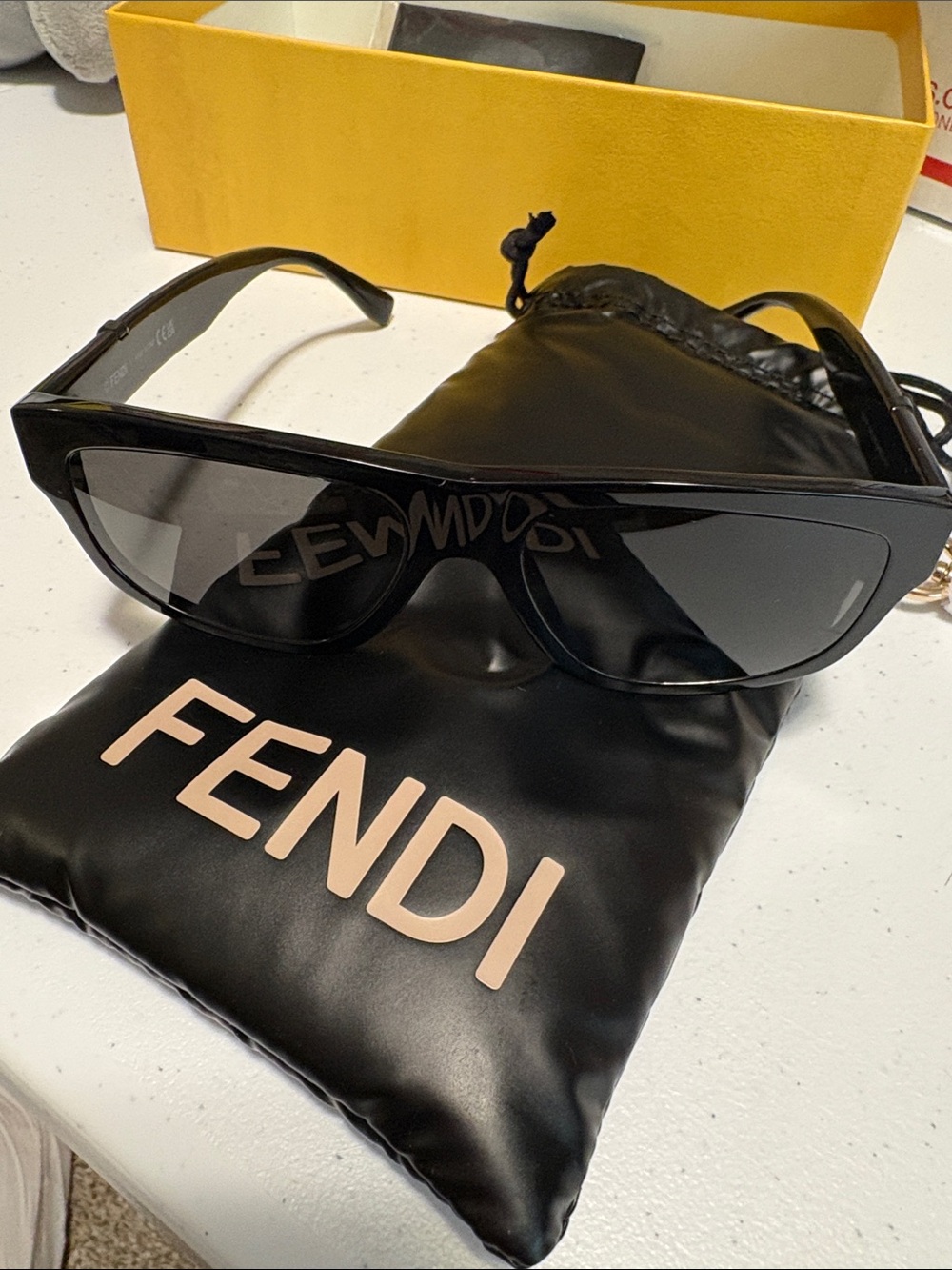 Fendi Diagonal FE40157I Black Sunglasses with Box & COA - Picture 3 of 13